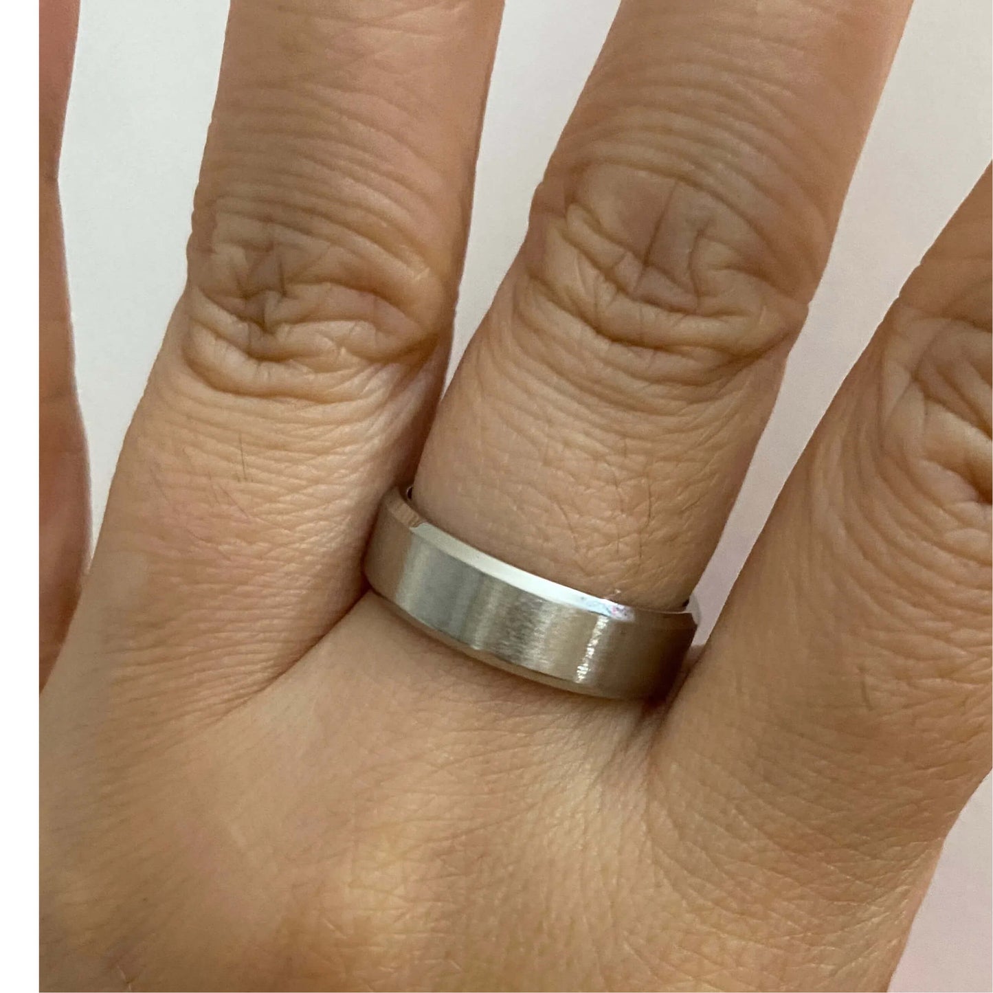 Engraved Beveled Band 6mm